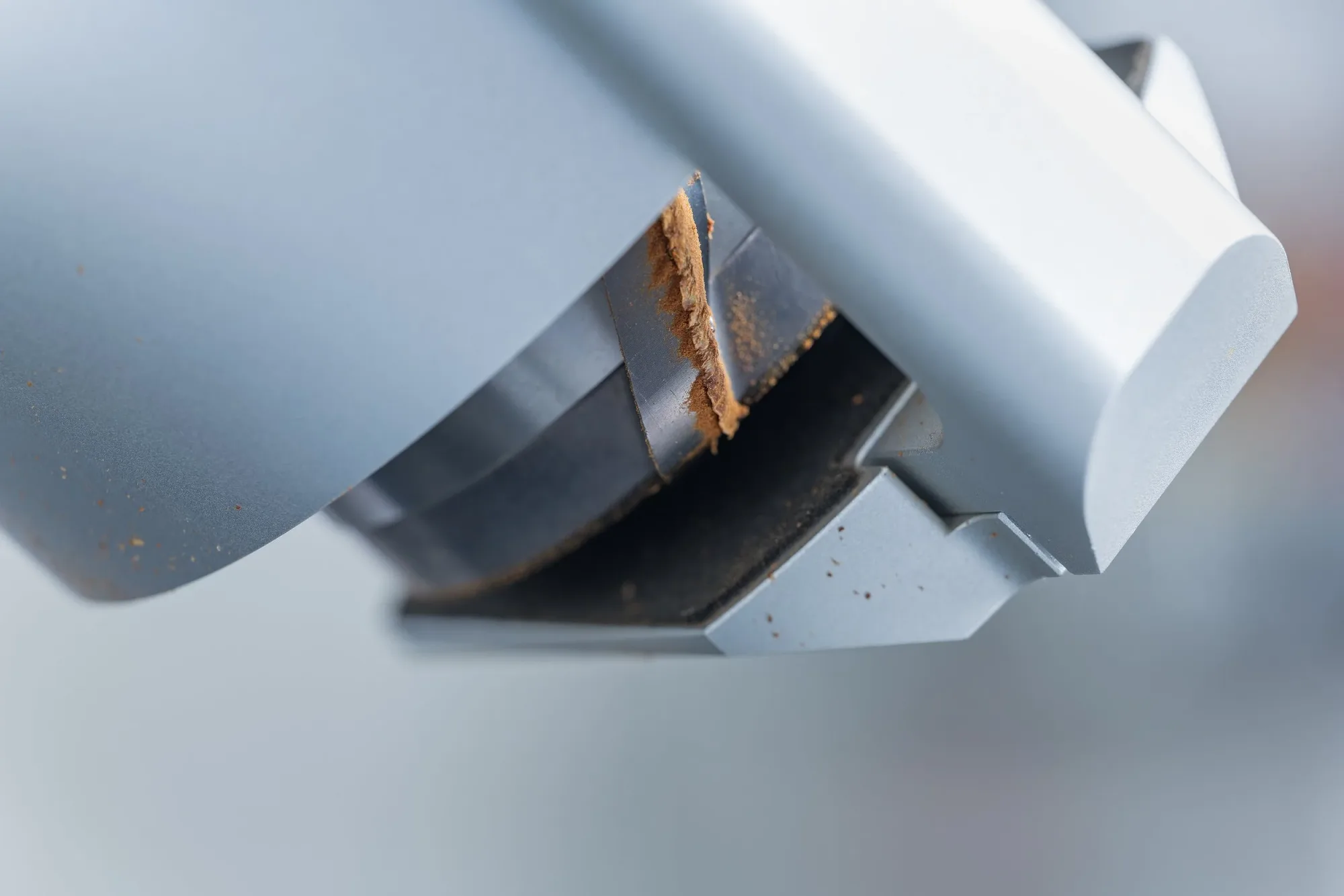 The wipers conform to the shape of the chamber