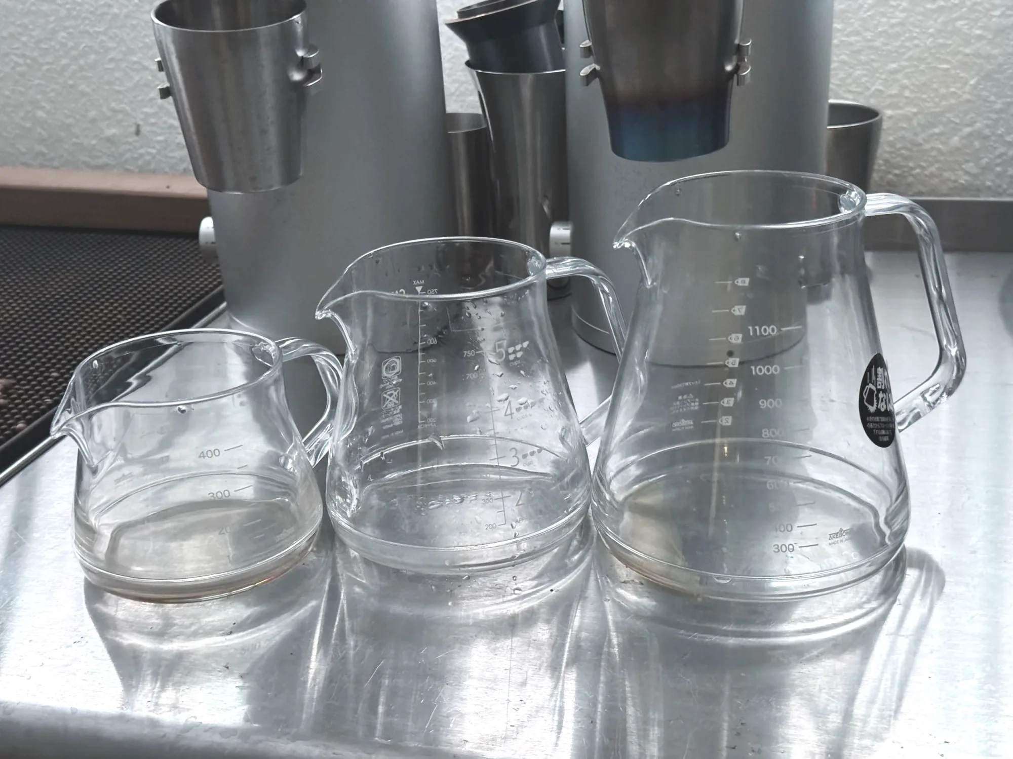 Tritan carafes from Akebono/Kogu come in 400mL/750mL/1L sizes
